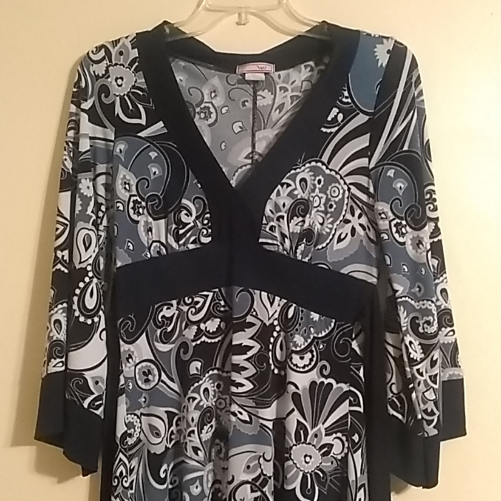 Beautiful Blue And White Flower pattern Dress